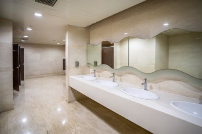 Spacious Master Bath Layouts